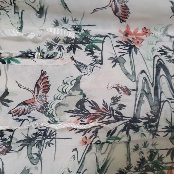 3/$12 H&M sleeveless pattern blouse - Picture 3 of 5